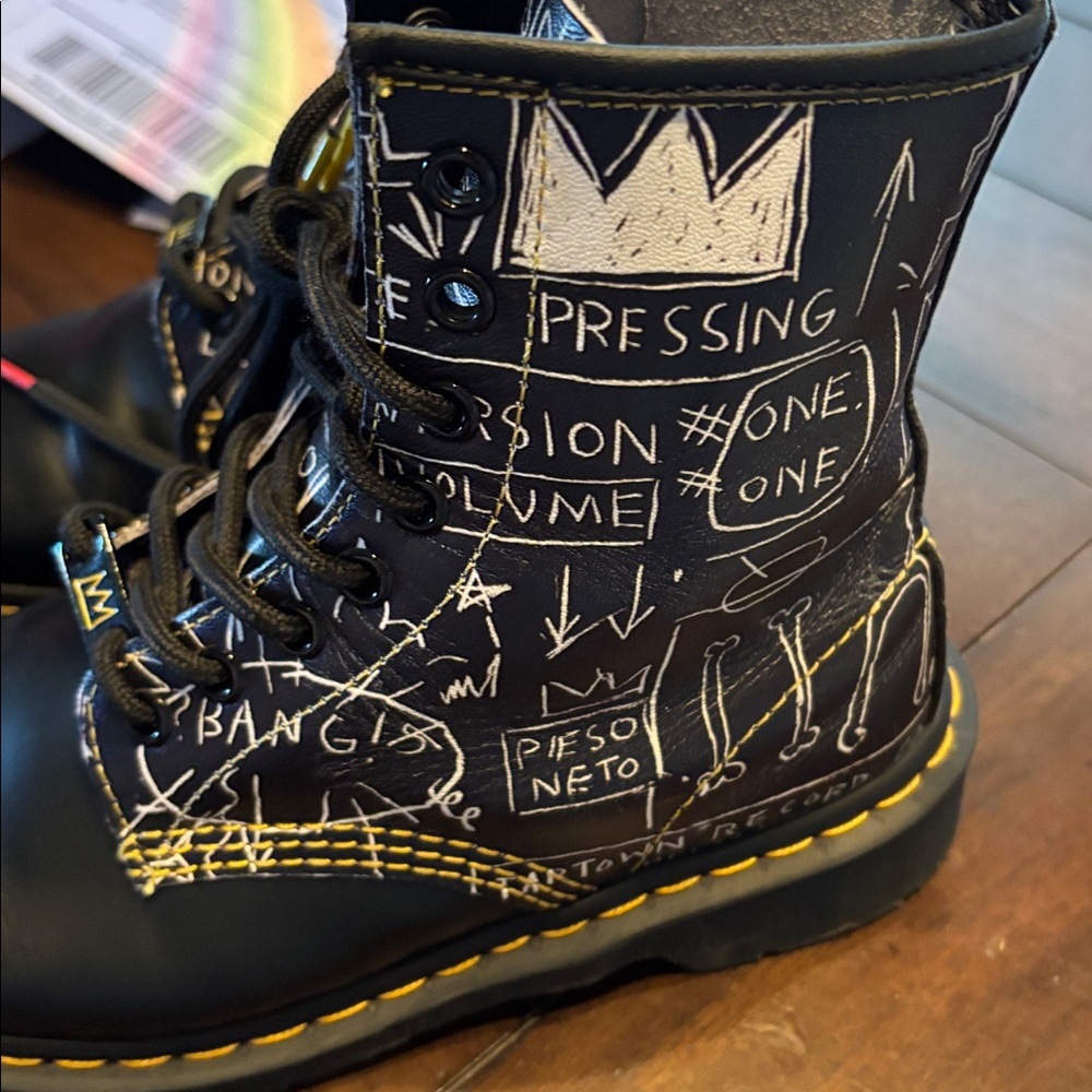 Limited Edition Basquiat Dr. Martens - Picture 9 of 17